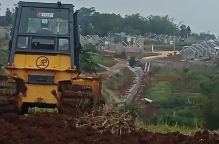 Proyek Perumahan PT. Berkat Cipta Properti Diduga Langgar Izin Lingkungan, Warga Hegarmanah Protes