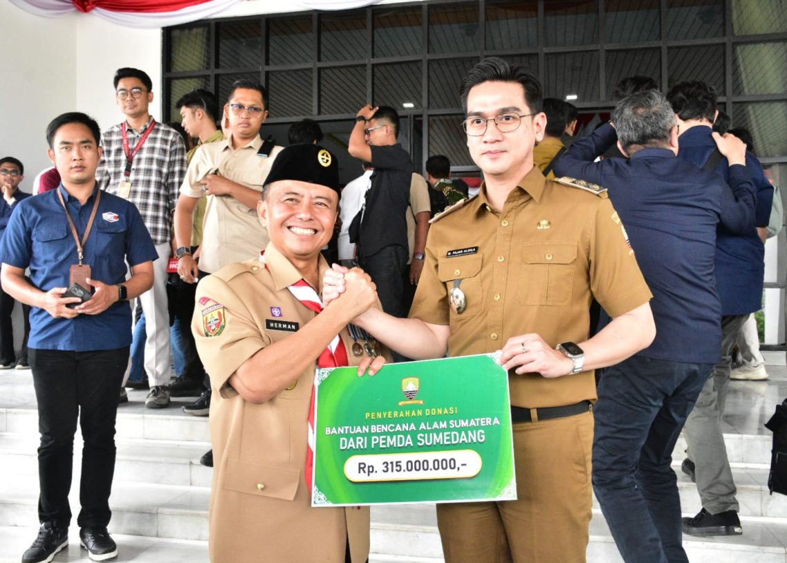 Sumedang Tunjukkan Solidaritas, Serahkan Bantuan Rp315 Juta ke Sumatera