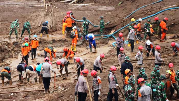 30 Jenazah Korban Longsor Pasirlangu Teridentifikasi Diserahkan Kepada Keluarga