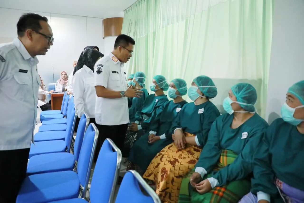 Pelayanan KB Massal Kabupaten Bandung Pecahkan Rekor MURI, KDS: Manfaatnya Langsung Dirasakan Masyarakat