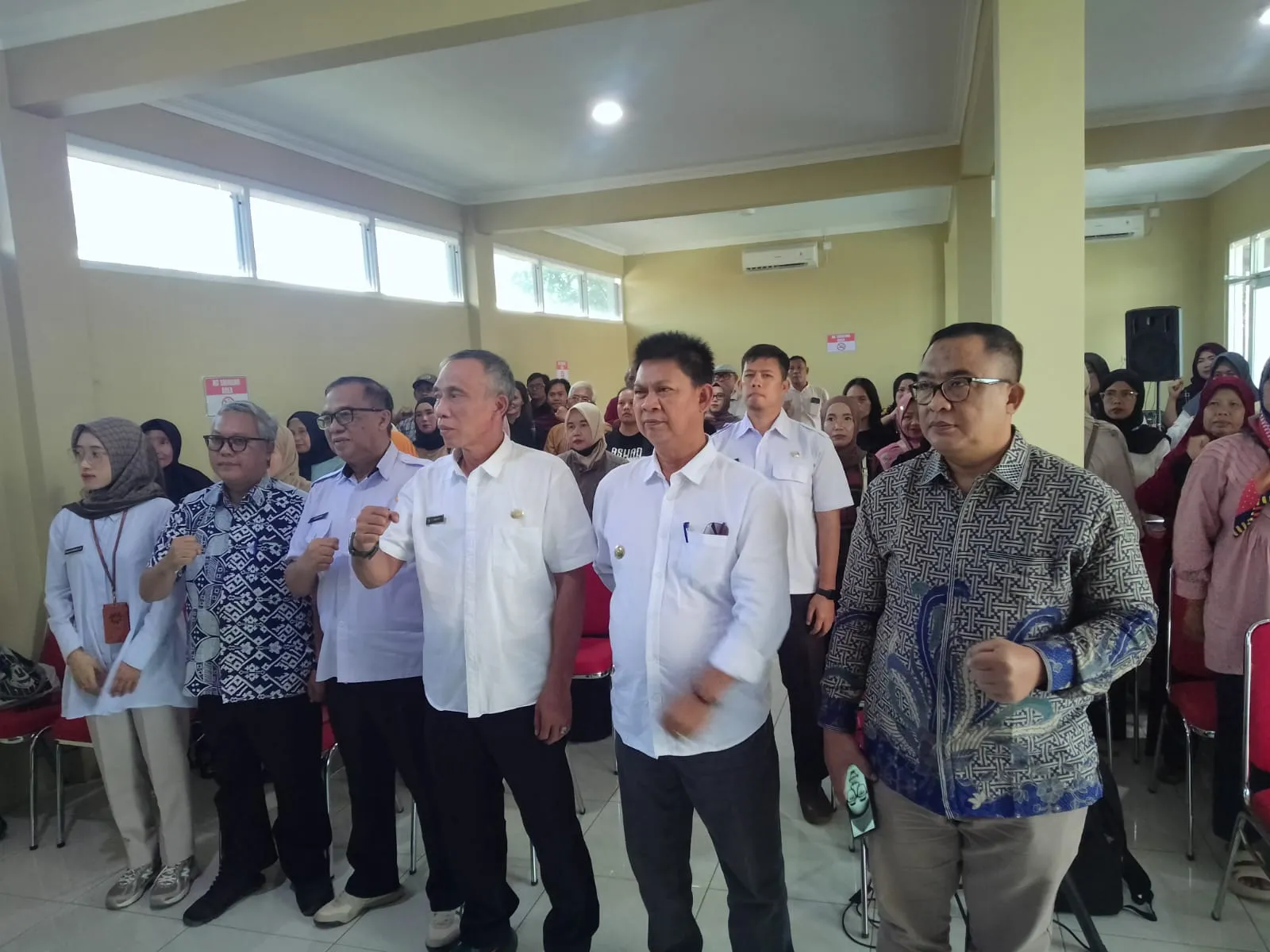 Disnaker Kabupaten Bandung Gelar Bimtek Pembinaan Purna Pekerja Migran Indonesia di Ciparay