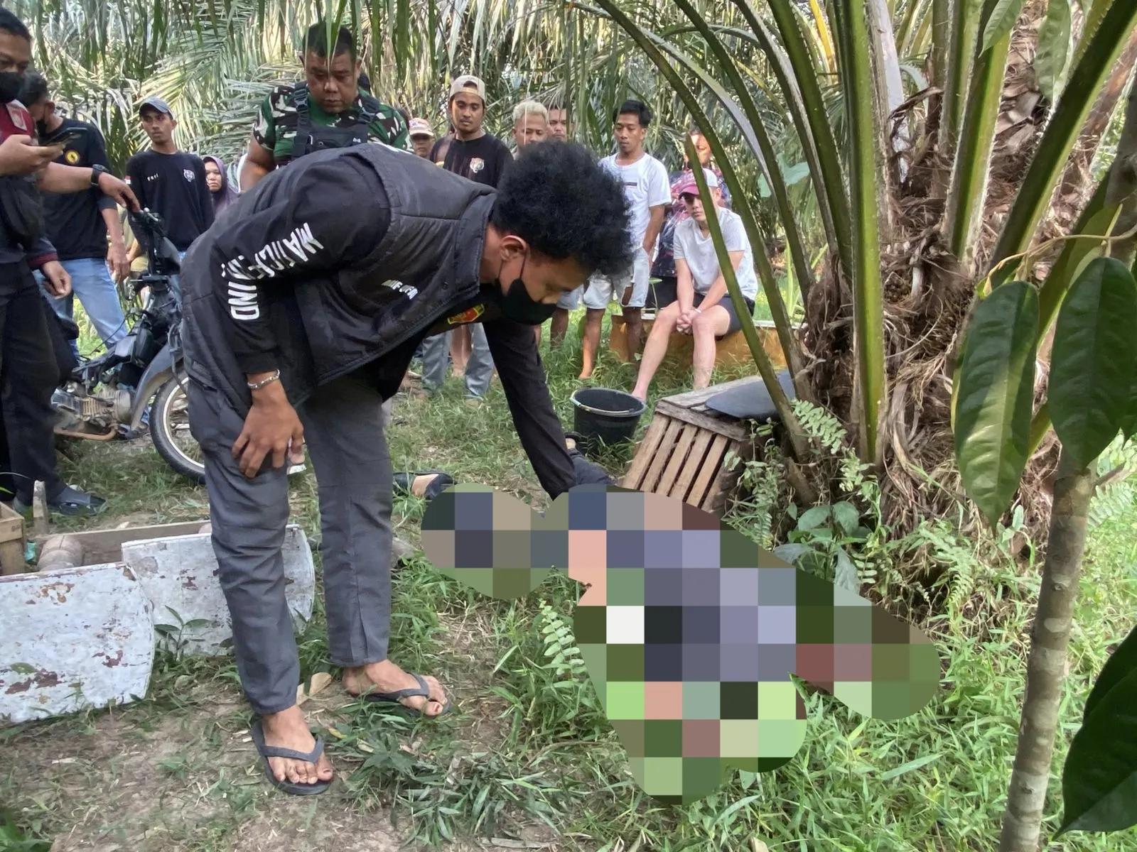 Ditemukan Meninggal di Kebun Sawit, Polsek Merlung Lakukan Visum terhadap Pria di Merlung