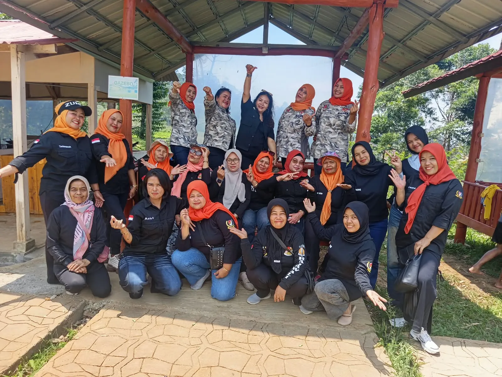 Pererat Silaturahmi, Srikandi RGPI Kabupaten Bandung Gelar Arisan di Objek Wisata Celak Katenjo