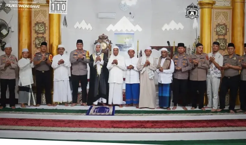 Usai Jumat Berkah, Kapolres Tanjab Barat AKBP Ramdhanil Pimpin Jumat Keliling, Pererat Ukhuwah Dengan Jamaah Masjid